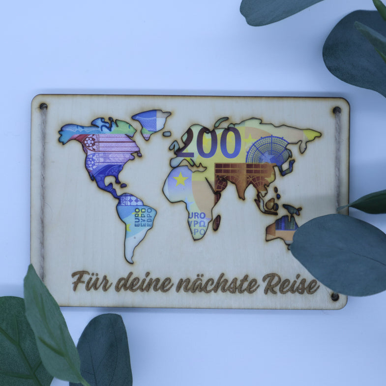 Geldgeschenkkarte aus Holz mit Weltkarte Gravur