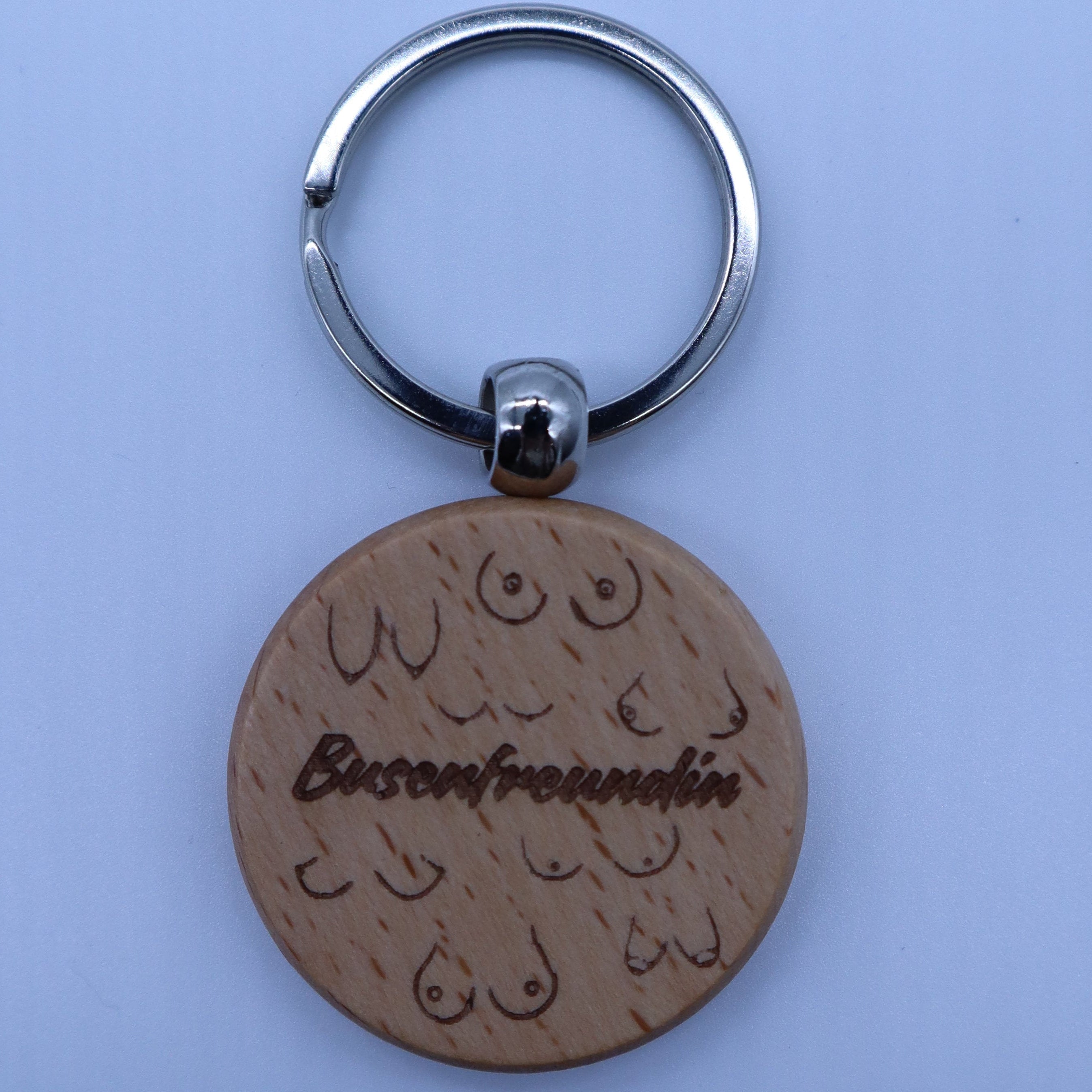 Runder Holz Schlüsselanhänger mit präziser Lasergravur