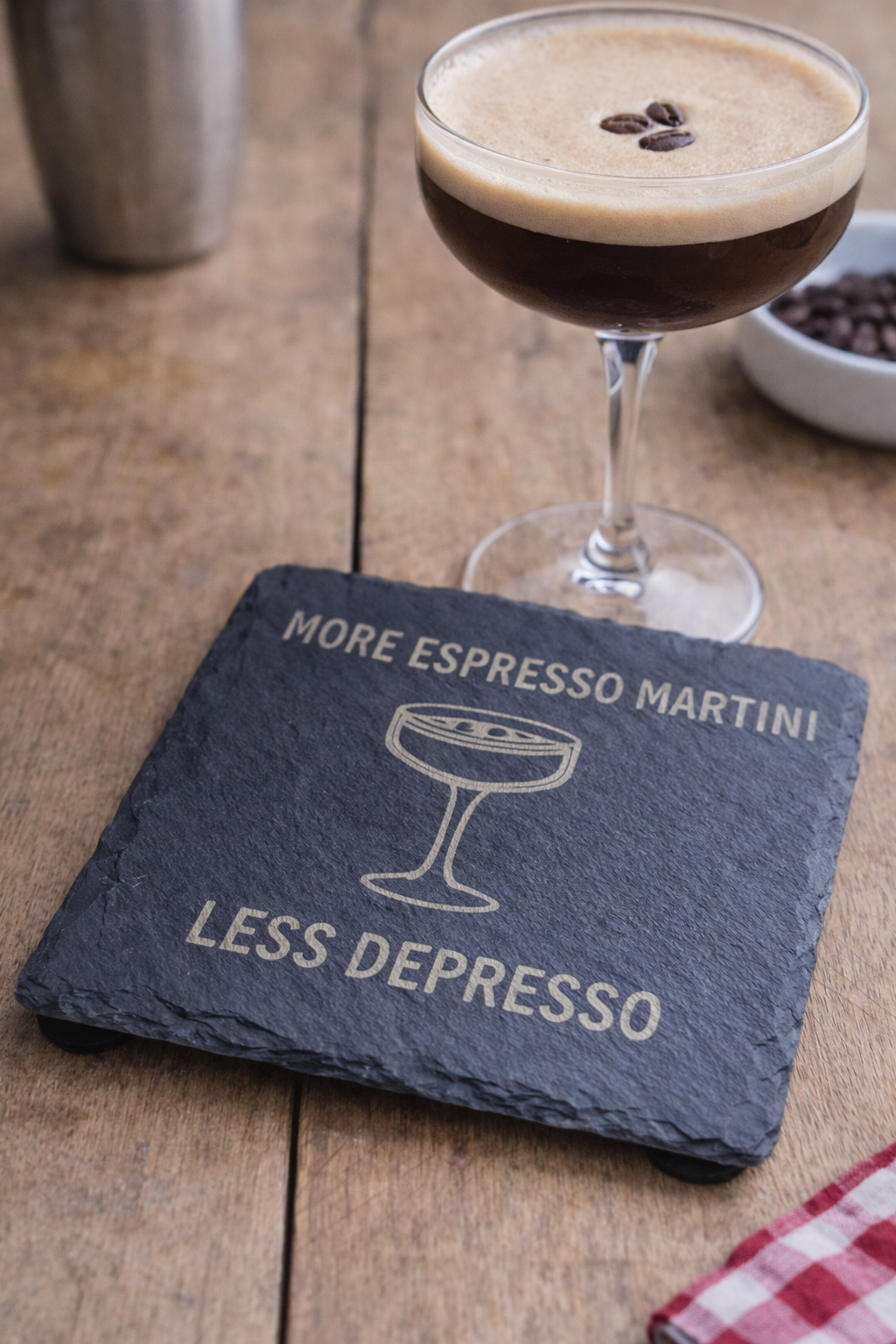 Espresso Martini Cocktail auf Schiefer Glasuntersetzer More Espresso Martini